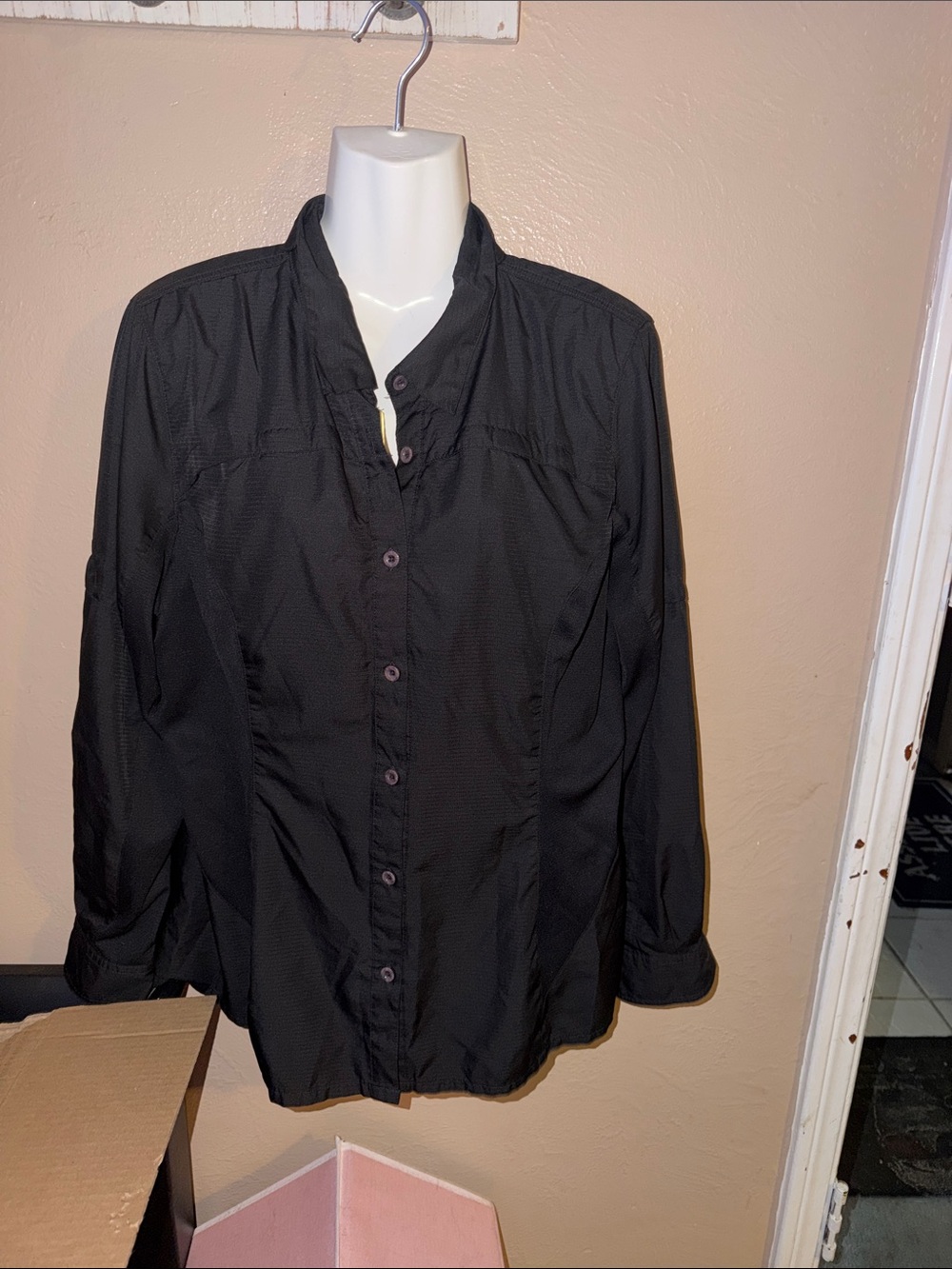 Classic Black Button-Front Blouse from Reel Legends size Large Omni shade